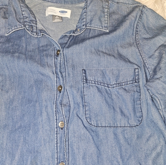 Old Navy Navy Denim Button Down Shirt – Size Medium Petite - Picture 2 of 5